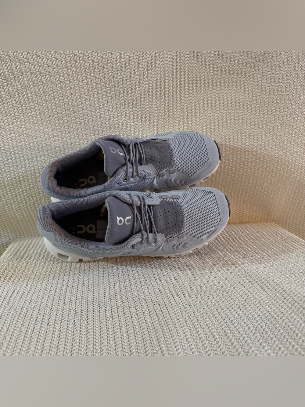 On Cloud 5 Running Shoes Gray White Women’s Size 8 EU 39 Lightweight - Picture 4 of 9